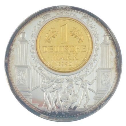 Németország 1990. 'Ami összetartozik, az összeforr' kétoldalas, jelzett Ag emlékérem közepén 1990D 1M aranyozott Cu-Ni érmével (40,01g/0,999/50mm) T:PP patina Germany 1990. 'Es wachst zusammen was zusammen gehört (What belongs together