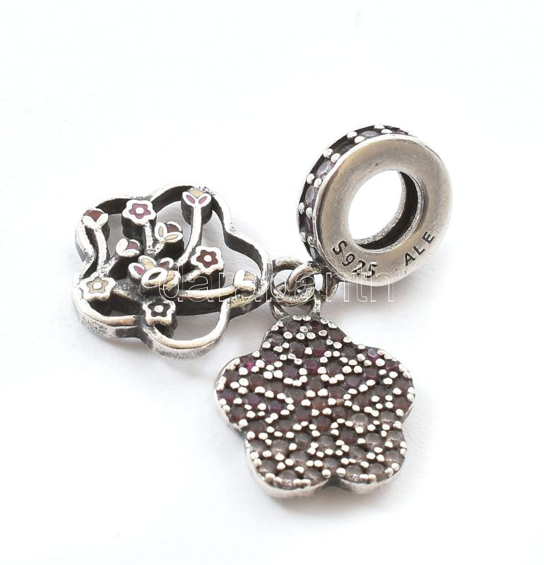 Ezüst(Ag) virágos charm, Pandora jelzéssel, kőhiánnyal, h: 2,5 cm, bruttó: 3,3 g