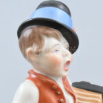 Herendi harmonikás fiú. Kézzel festett, jelzett, hibátlan, m: 20,5 cm - Image 4