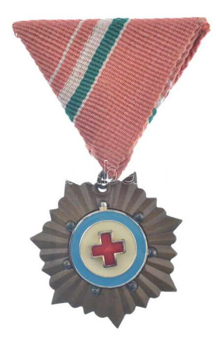 ~1980-1990. 'Vöröskeresztes Tevékenységért Kitüntetés Bronz Fokozat' bronz kitüntetés mellszalagon T:AU