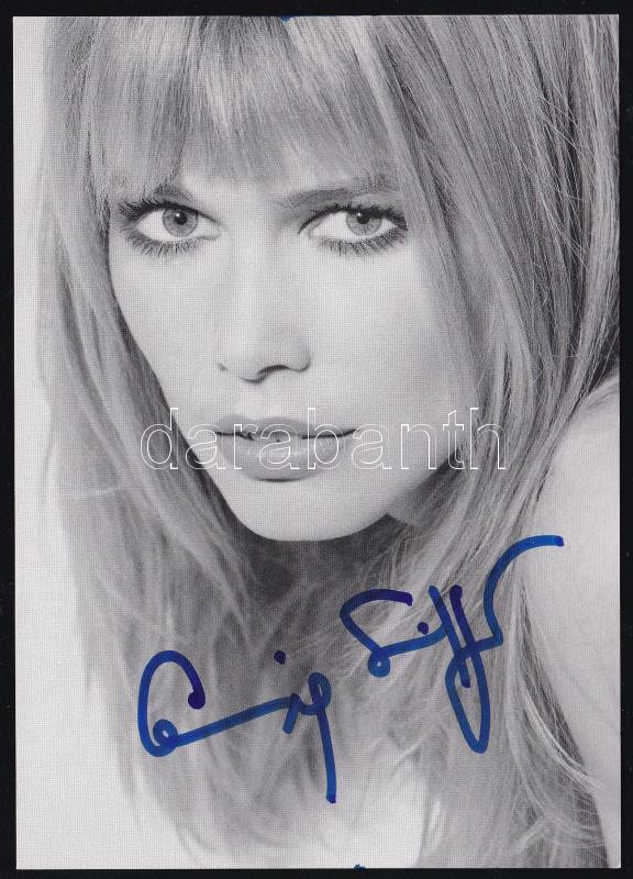 Claudia Schiffer top modell autográf aláírása fotón 11x16 cm / Autograph signed photo