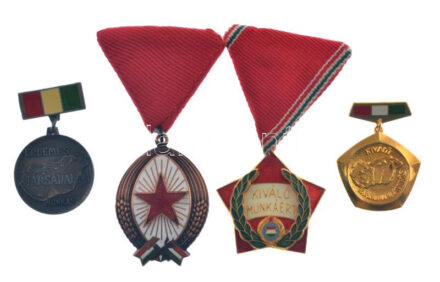 ~1970. 'Kiváló Munkáért' aranyozott, zománcozott fém kitüntetés mellszalagon + 'Érdemes Társadalmi Munkás' fém kitüntető jelvény + 'Kiváló Társadalmi Munkás' aranyozott fém kitüntető jelvény + 1983. 'Munka Érdemrend Bronz