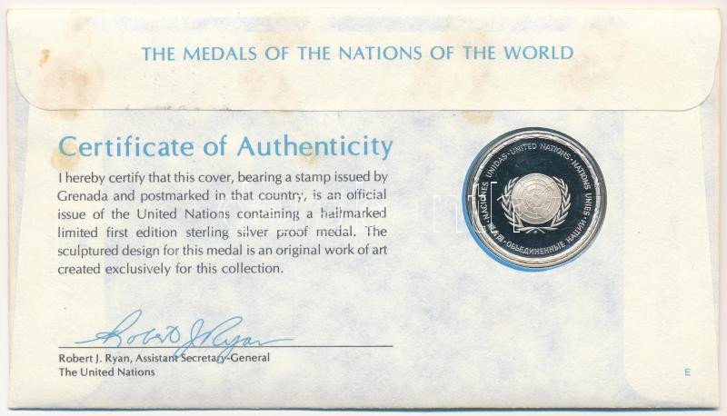 ENSZ 1977. 'A Világ nemzeteinek emlékérmei - Grenada' Ag emlékérem megcímzett érmés borítékon elsőnapi bélyegzős bélyeggel, hátoldali tanúsítvánnyal, ismertetővel (~12g/0.925/32mm) T:PP United Nations 1977. 'The Medals of the - Image 2