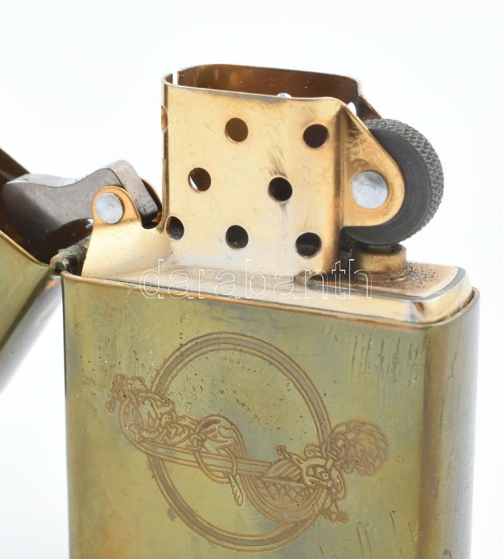 Zippo Solid Brass Celtic fém öngyújtó, kis kopásnyomokkal, m: 6 cm - Image 2