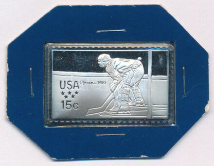 Amerikai Egyesült Államok 1980. 15c 'Jéghoki' Ag olimpiai bélyegérem (~12g/0.925/24,5x39,5mm) T:PP USA 1980. 15 Cents 'Ice Hockey' Ag olympic stamp medallion (~12g/0.925/24,5x39,5mm) C:PP