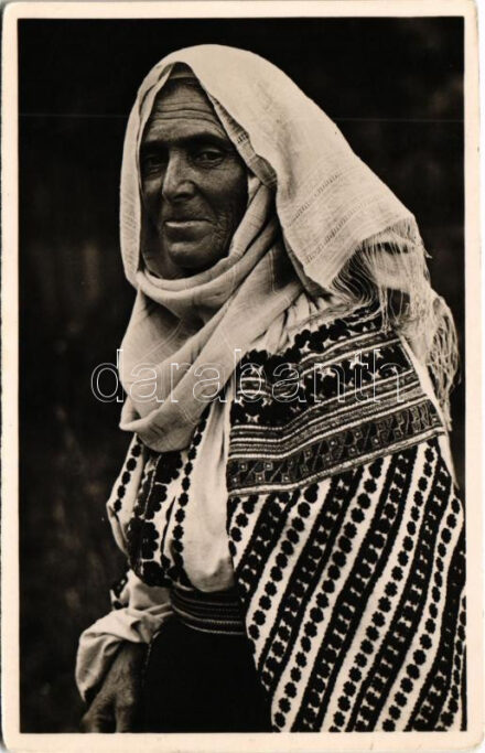 Romania, Paysanne de la Valachie / Bäuerin aus Muntenien / Peasant woman from Muntenia, Romanian folklore