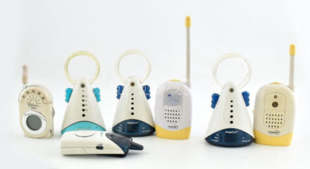 Bébiőr 7 darab bébiőr, 1 pár Home by Somogyi,1 adó Fischer Price,3 db Angel care adó-ezek müködnek,világítanak (Model:#AC301R, hőmérős,1 db AC401 és egy vevő AC301R-zúg,használt állapotban,trafó nélkül, alkatrésznek-hobby