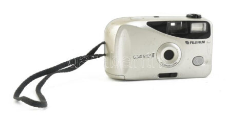Analog Fujifilm Clear shot III.kopásokkal, nem kipróbált!,csuklópánttal