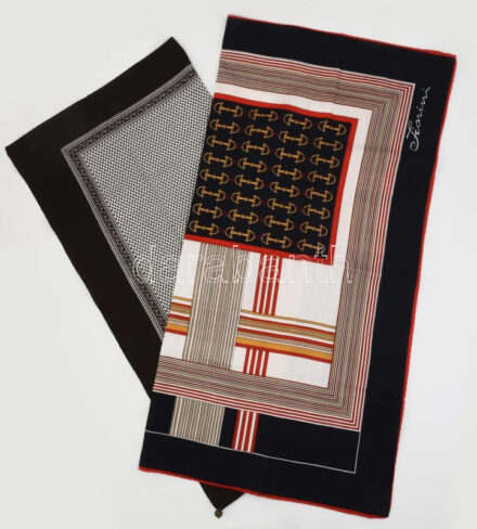 2 db Fiorini barnás és piros kék fehér, kézzel szegett selyem kendő, 66x68, 74x76 cm