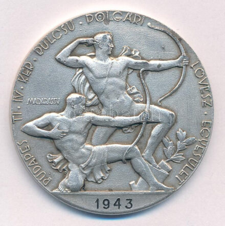 Madarassy Walter (1909-1994) 1943. 'Budapest IV. Ker. Bulcsu Polgári Lövész Egyesület' ezüstözött bronz emlékérem (40mm) T:AU patina