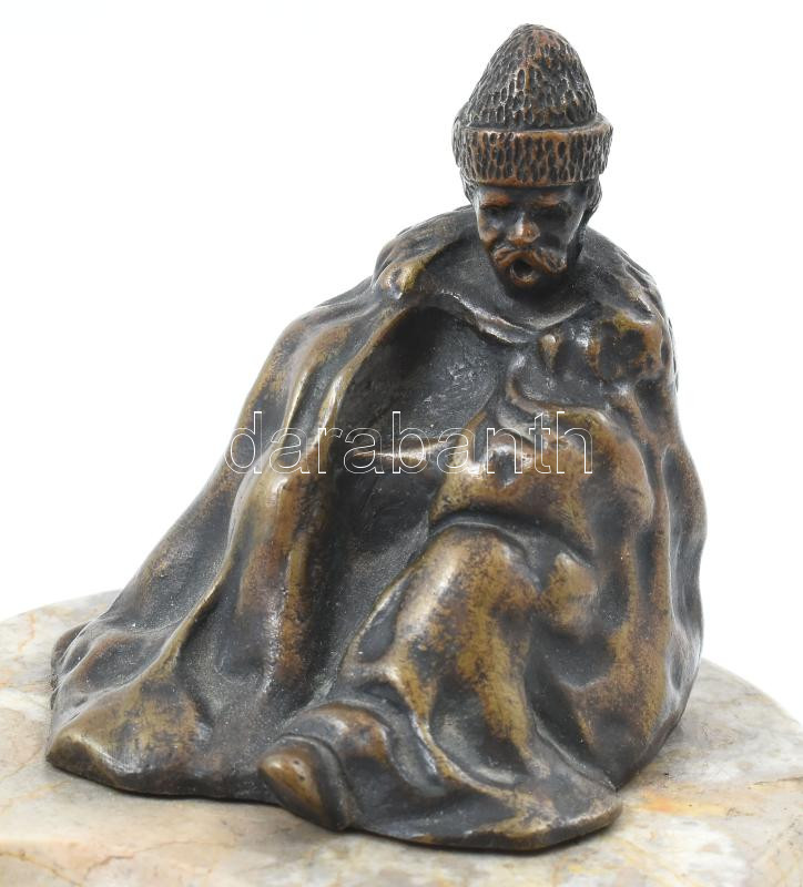 Maugsch Gyula (1882-1945) Juhász. Bronz, márvány talpon. Jelzett, m: 11 cm - Image 2