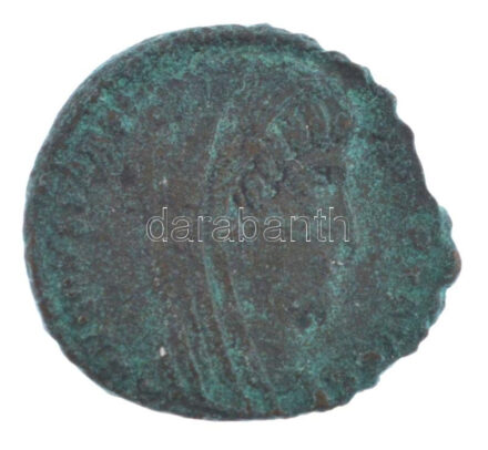 Római Birodalom / Konstantinápoly(?) / I. Constantinus ~337-340. AE4, posztumusz veret (1,40g) T:VF,F patina Roman Empire / Constantinopolis(?) / Constantine I ~337-340. AE4, posthumous issue 'DV CONSTANTI-[NVS PT AVGG] / CONS(?)' (1,40g) C:VF,F