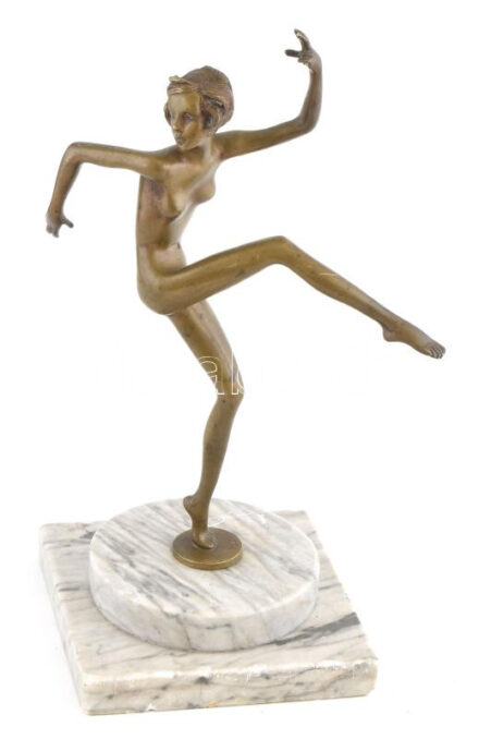 Bakonyi Sándor (1892-1937): Art deco táncos. Bronz márvány alapon 32 cm jelzett, egyik kis ujján sérüléssel