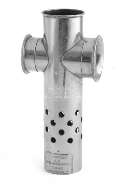 Antik Otoscope. Múzeumi orvosi müszer,Otoscope, amikor még az orr-fül-gégész orvos gyertyafénnyel vizsgálta a betegeit,-két lencsével,hibátlan állapotban.Jelzett (209 formaszám) K.K 'F. Frits Wien' 1800-as évek vége.Apró