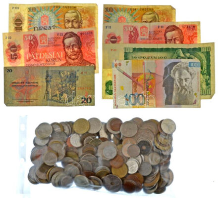 Vegyes magyar és külföldi fémpénz tétel 1kg-os súlyban + 7db vegyes csehszlovák, szlovén bankjegy T:vegyes