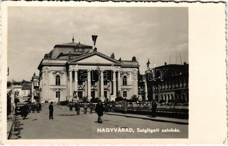 1940 Nagyvárad, Oradea; Szigligeti színház, autó / theatre, automobile. photo + '1940 Nagyvárad visszatért' So. Stpl