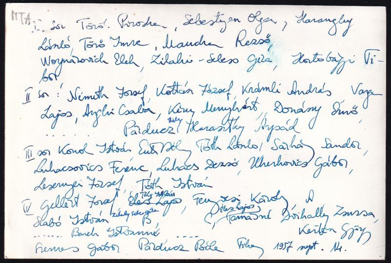 1957 MTA tudósok csoportképe (Török Piroska, Sebestyén Olga, Haranghy László, stb.), a hátoldalon részletesen nevesítve, feliratozott fotó, 18x12 cm - Image 2