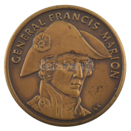Amerikai Egyesült Államok DN 'Francis Marion tábornok / A mocsári róka' bronz emlékérem eredeti tokban (38mm) T:AU,XF USA ND 'General Francis Marion / The Swamp Fox' bronze commemorative medal in original case (38mm) C:AU,XF