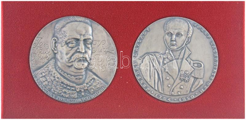 Lengyelország 1987. 'Bem József tábornok 1794-1850' ezüstpatinázott bronz emlékérem. Szign.:IS (69mm) + 1983. 'Sobieski János' ezüstpatinázott fém emlékérem közös dísztokban (69mm) T:AU Poland 1987. 'General Jozef Bem 1794-1850' Br