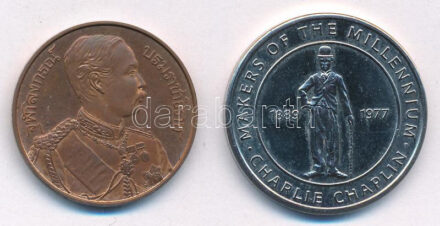 Thaiföld DN (1995) 'V. Ráma / Smaragd Buddha temploma' Cu emlékérem (25mm) + Nagy-Britannia 2000. 'Charlie Chaplin' acél reklám zseton (27mm) T:AU,XF patina Thailand ND (1995) 'King Rama V / Temple of the Emerald Buddha' Cu commemorative