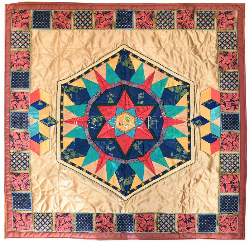 Tóth Mihályné (1943-): Csillagom, 2006. Patchwork. Jelzett 97x97 cm Kiállításon szerepelt.