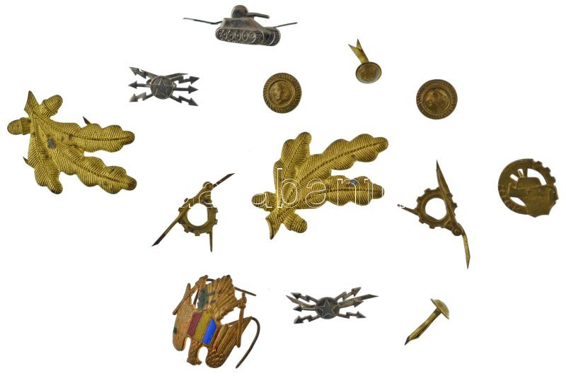 Románia 13db-os sapkajelvény- és gomb tétel T:XF,VF Romania 13pcs cap badge and button lot C:XF,VF
