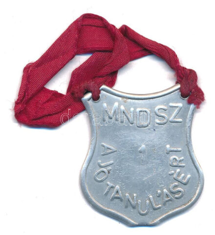 ~1950. 'MNDSZ (Magyar Nők Demokratikus Szövetsége) 1 - A jó tanulásért' Al lemezjelvény szalagon (40mm) T:2