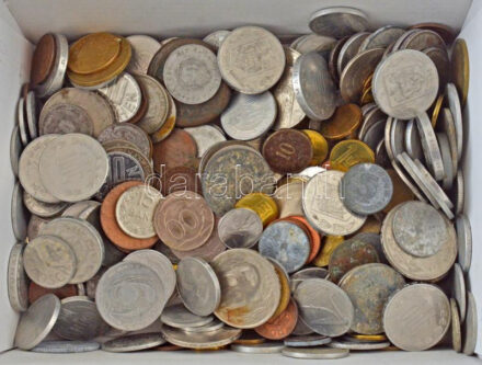 Vegyes, főleg külföldi érmetétel ~1kg súlyban T:vegyes Mixed, mostly foreign coin lot (~1kg) C:mixed
