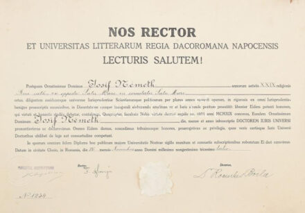 1921, 1933 Kolozsvár, a kolozsvári I. Ferdinánd Király Tudományegyetem által kibocsátott latin nyelvű jogi doktori oklevél magyar személy részére + érettségi bizonyítvány, illetékbélyegekkel