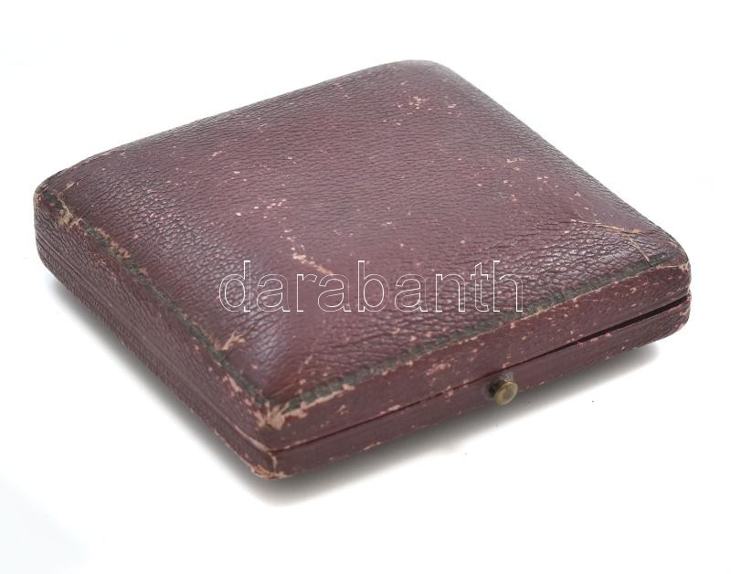 cca 1920-1940 Schulz Jenő ékszerész, Budapest, Wesselényi-u. 6., régi ékszeres doboz, korának megfelelő, kissé kopott állapotban, 9x8,5x3 cm - Image 3