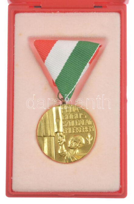 1987. 'Pedagógus Szolgálati Emlékérem' aranyozott bronz kitüntetés mellszalagon, eredeti tokban (36mm) T:UNC NMK714