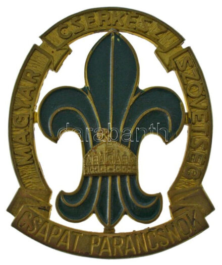 ~1990. 'Magyar Cserkész Szövetség - Csapat parancsnok' aranyozott, festett rátétes bronz jelvény (58x47mm) T:AU