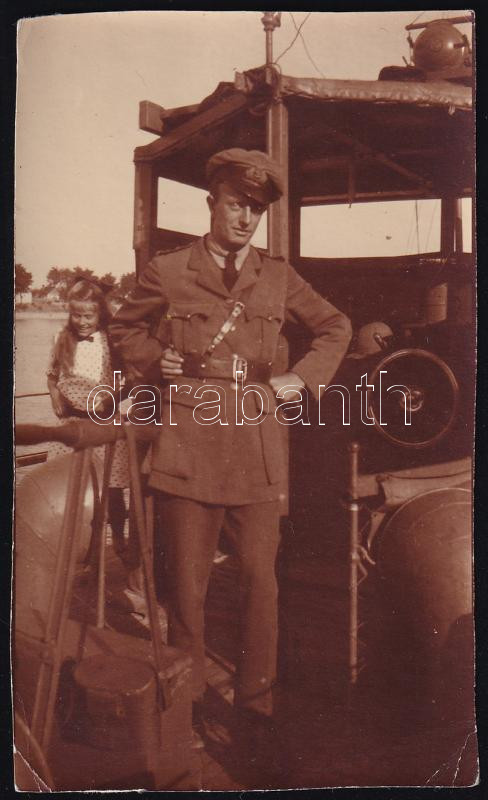 cca 1920-1930 Folyamőr fotója, 11×6,5 cm
