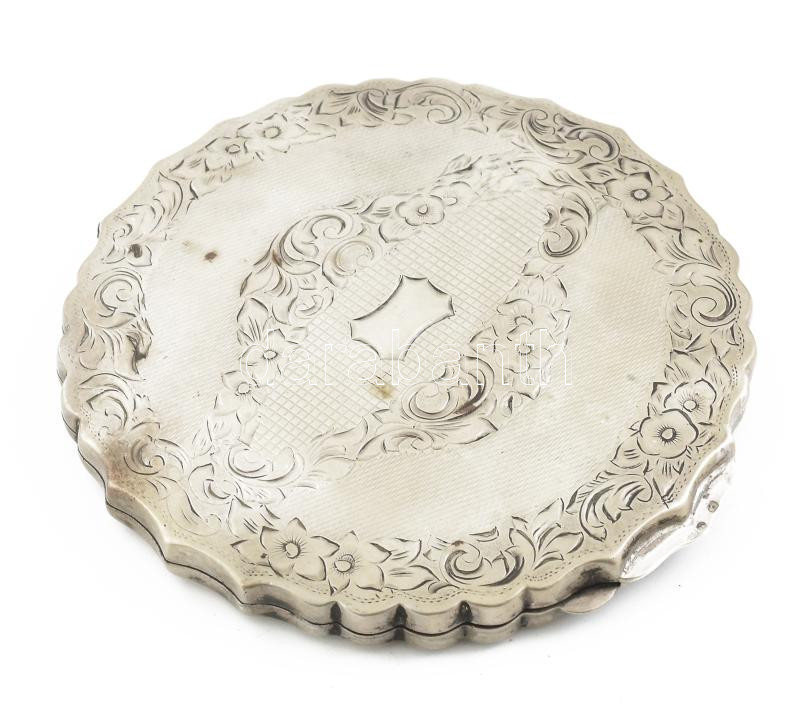 Ezüst (Ag) pudrié, virág díszítményekkel, sérült, jelzett, d: 9 cm, nettó: 66 g