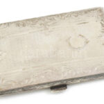 Ezüst (Ag) női cigaretta tárca, sérült, jelzett, 5,5x8,5x0,7 cm, nettó: 59 g