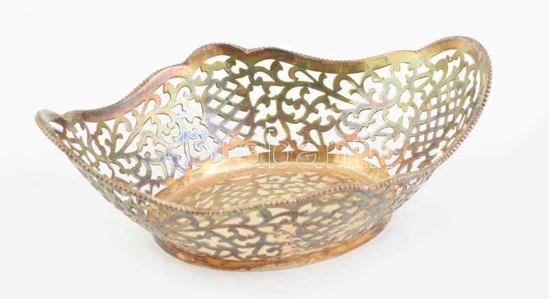 Ezüst (Ag) Áttört tálka, jelzett, 14,5x18,5 cm, nettó: 144g