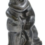 Kutyát ölelő kislány. Mázas porcelán jelzés nélkül kopással 15 cm - Image 2