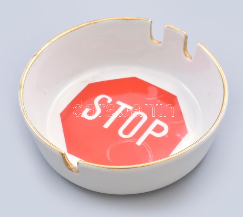 Zsolnay stop táblás porcelán hamutál, Kézzel festett, jelzett, kopással d: 11 cm