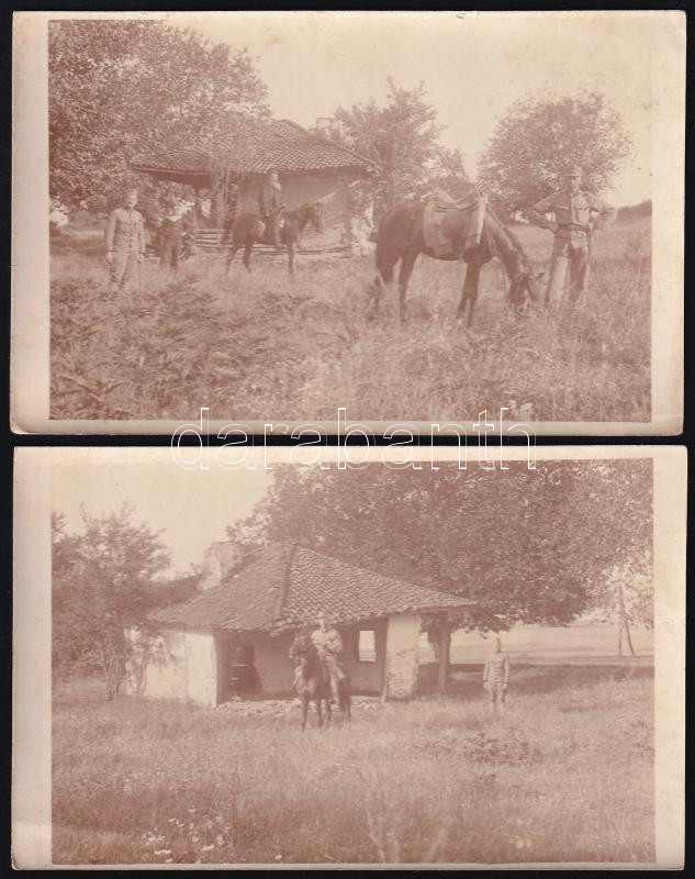 cca 1914-1918 Osztrák-magyar lovas katonák és tengerészek egy romos háznál, 2 db I. világháborús fotólap, 14x8,5 cm