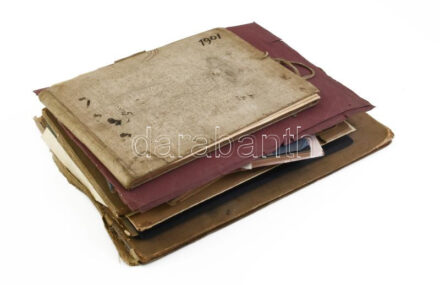 Monori Kovács Jenő (1884-?), működött a XX. sz első felében: Több mint 230 db rajz vázlatfüzetekben (női portrék, aktok, tájképek, ex libris tervek, ornamentikák stb.), többségében a XX. sz. elejéről, részben szecessziós