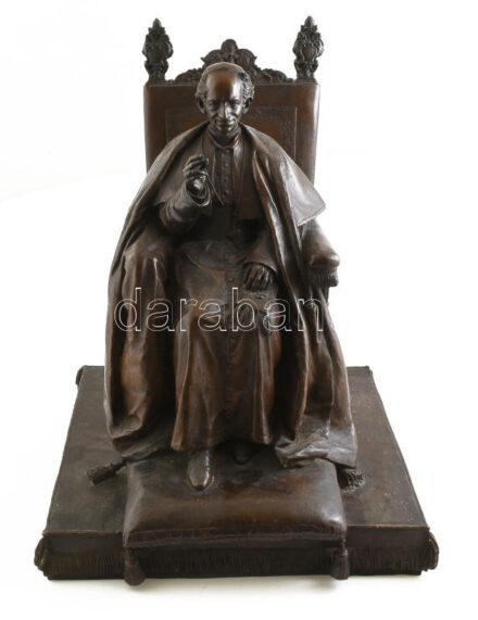 Olvashatatlan jelzéssel: XIII. Leó pápa. Öntött, patinázott bronz. Korának megfelelő állapotban, 41x41x56 cm. Csak személyes átvétellel!!!