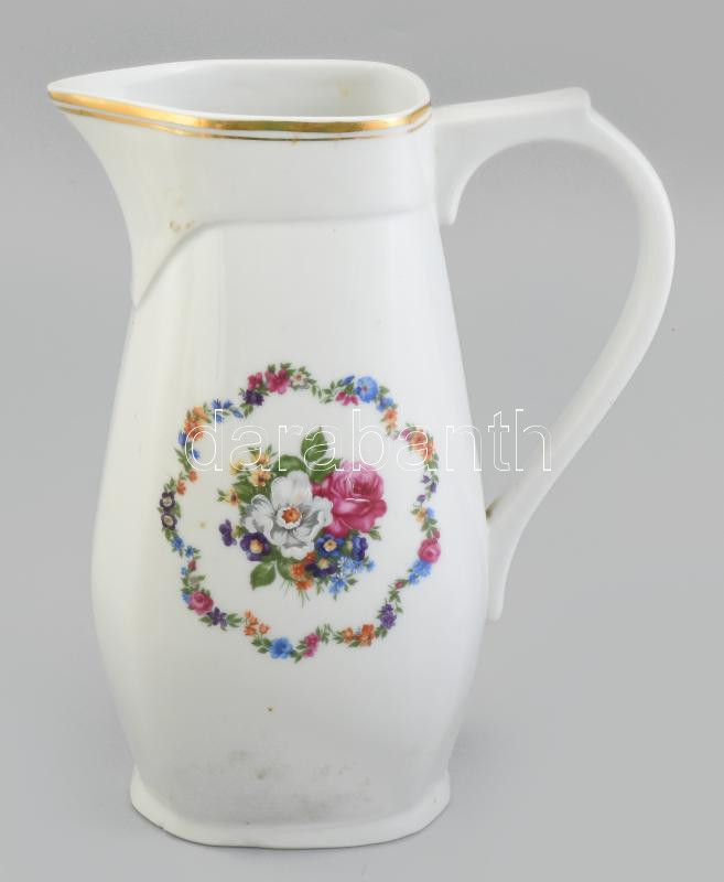 Zsolnay porcelán kancsó, matricás, jelzett. Kopásnyomokkal. m: 23,5 cm