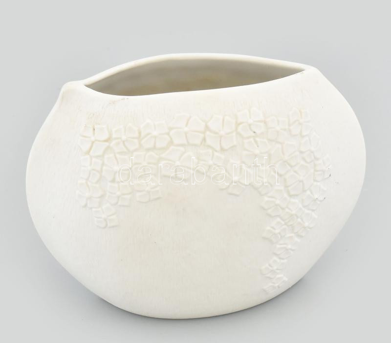 Tirschenreuth porcelán váza, fehér mázas/biszkvit, plasztikus virágdíszítéssel. Jelzett, minimális kopással, 9,5x12,5 cm