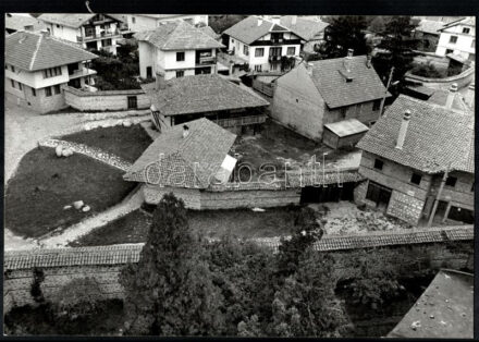 Engi László: Házmúzeum, nagyméretű fotó hátoldalon feliratozva, 39,5×27,5 cm