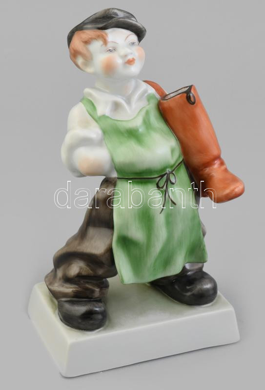 Herendi csizmás fiú, kézzel festett, jelzett, kopásokkal, m: 20 cm