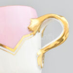 Jelzés nélküli pink-arany porcelán csésze kézzel festett, jelzett, kis kopással - Image 3