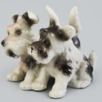 Schaubachkunst porcelán kutya, kézzel festett, jelzett, hibátlan 8 cm