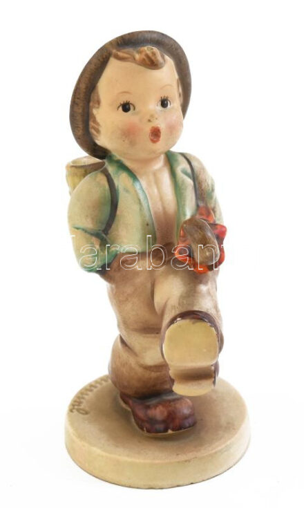 Hummel Goebel figura, kisfiú esernyővel, kézzel festett fajansz, jelzett, hajvégén kis kopás, m: 12,5 cm