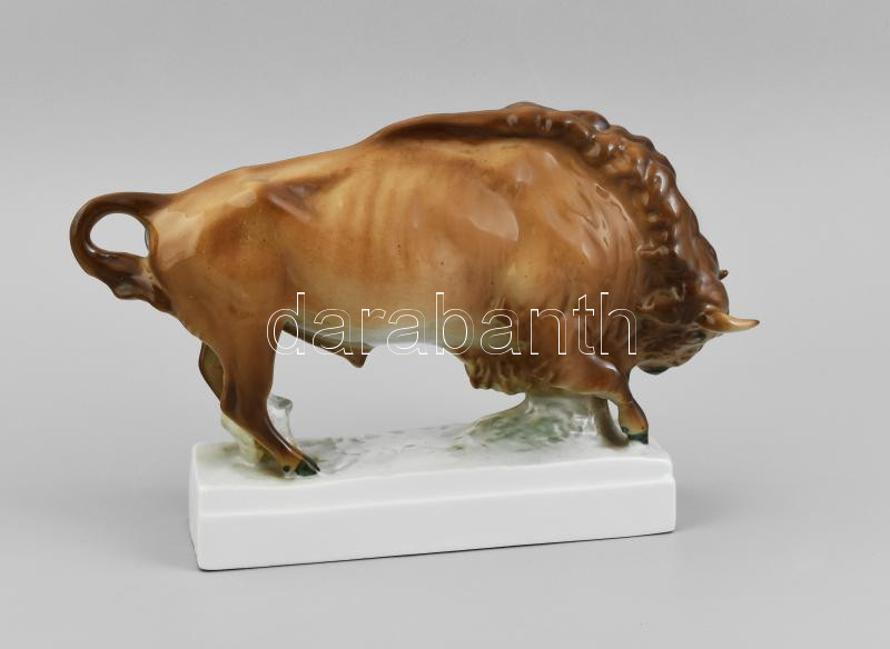 Zsolnay bölény, kézzel festett, lába sérült, jelzett, m: 14,5 cm, h: 23 cm Tervező: Sinkó András