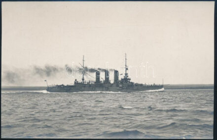 cca 1914-1918 SMS Erzherzog Friedrich, az Osztrák-Magyar Cs. és Kir. Haditengerészet (K.u.K. Kriegsmarine) Erzherzog Karl-osztályú pre-dreadnought csatahajója (Linienschiff), eredeti fotó, a hátoldalon feliratozva, jó állapotban, 15,5x10